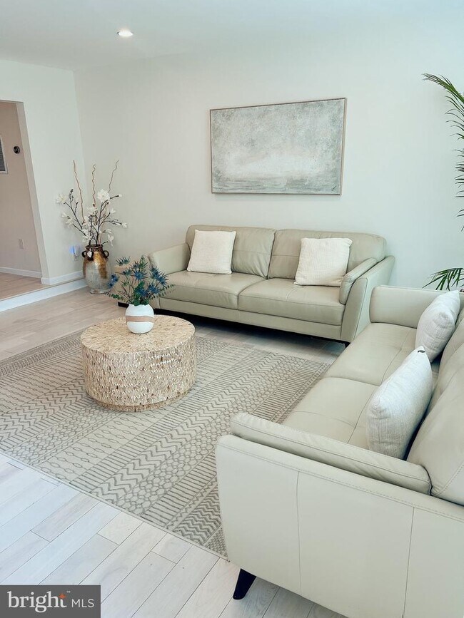Foto del edificio - 7411 Crestberry Ln