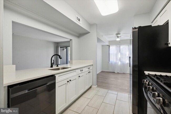 Foto del edificio - 1714 Country Mill Dr