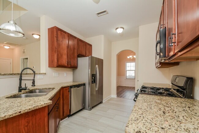 Foto del edificio - 805 New Charleston Dr