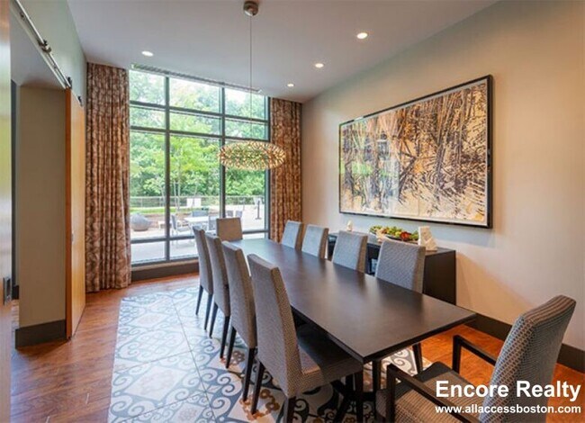 Foto del edificio - 161 S Huntington Ave