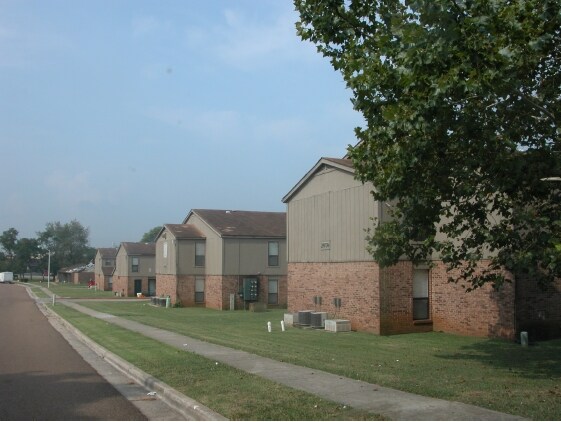 Academy Apartment Homes Huntsville Al Apartments Com