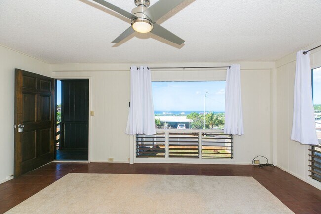 Foto del edificio - Amazing views, spacious floorplan, bonus f...