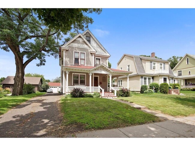 Building Photo - 1407 Hewitt Ave