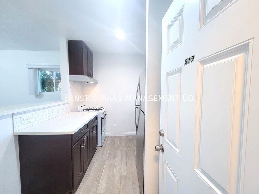 Primary Photo - 519 W 8th St