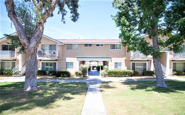 Foto del edificio - 3 br, 2 bath Condo - 4560 Maple Avenue 236