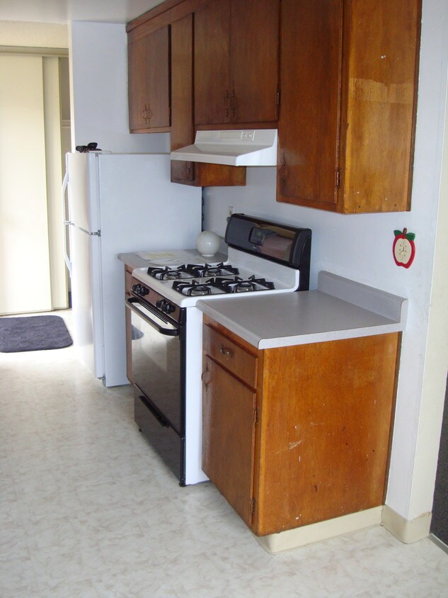 Kitchen - 1938 83rd Ave
