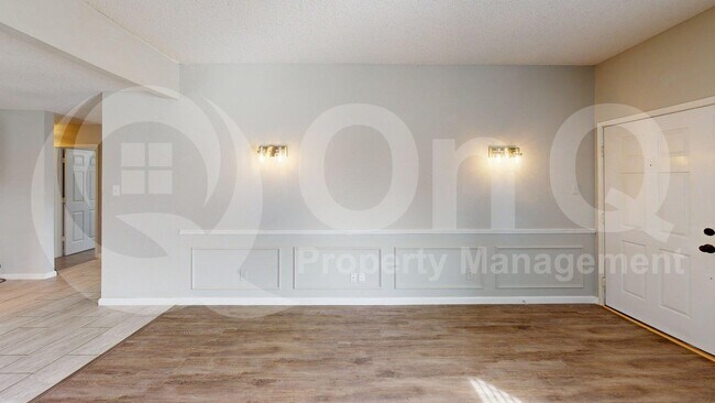 Foto del edificio - 6113 Justin Ct