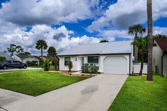 Building Photo - 19584 Carob Ct