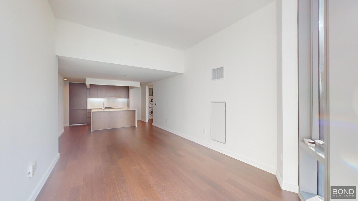 Foto principal - 635 W 59th St