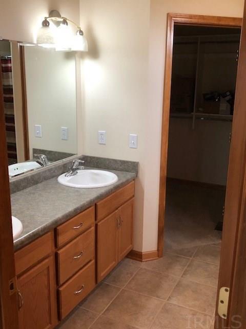Foto del edificio - 3127 Shallowbrook Dr