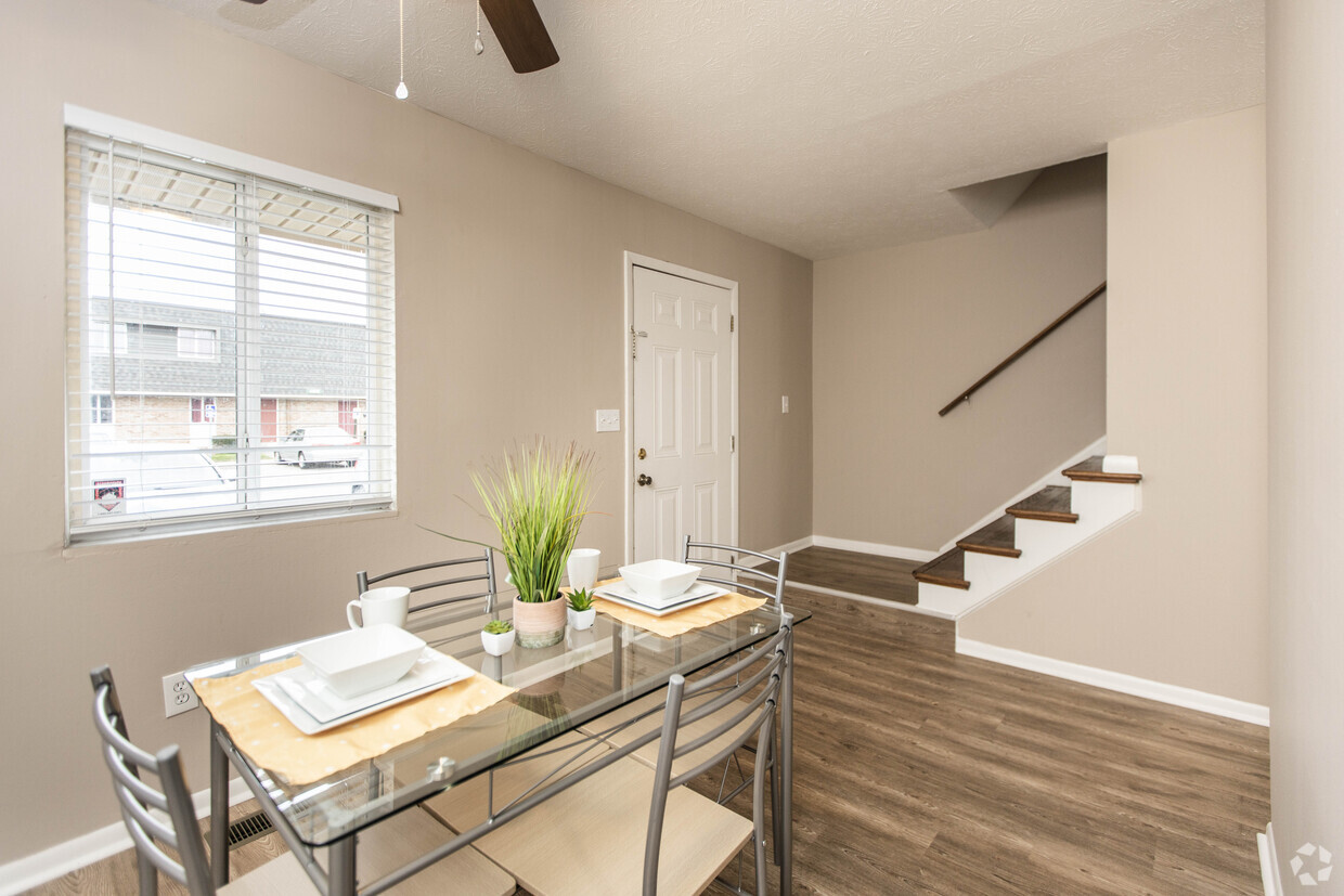 Dining Room - Kingshill Court Apartments & Townhomes