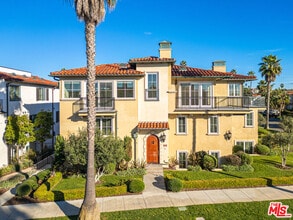 Building Photo - 816 S Catalina Ave