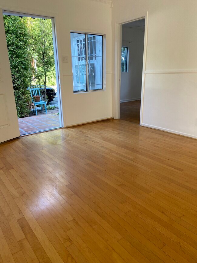 Main Room Entry View to Office/Small Spare Bedroom. - 2107 Vine St