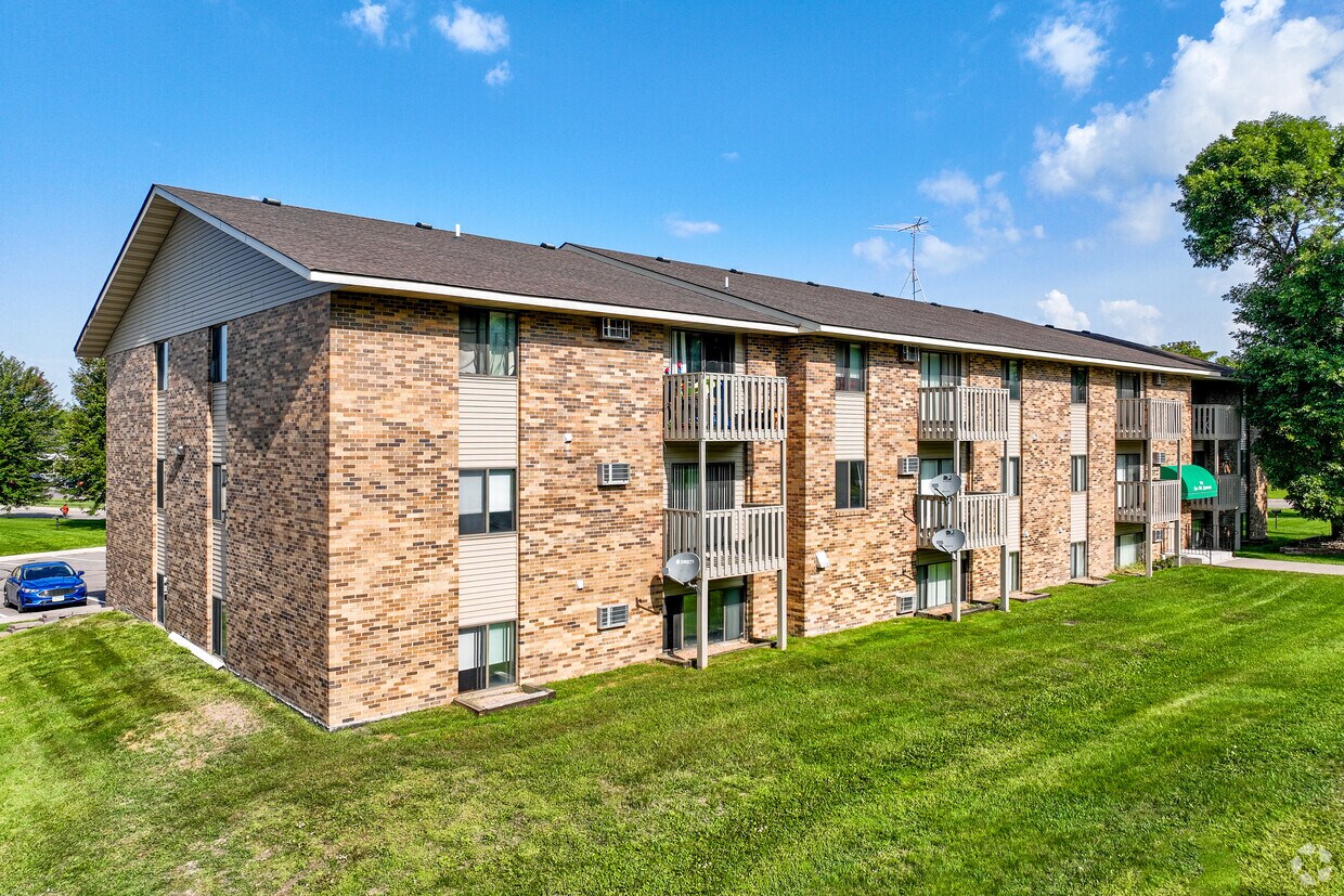 Foto principal - Lone Oak Apartments