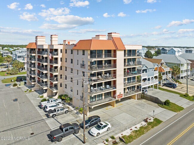 Building Photo - 1518 Lake Park Blvd S