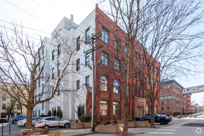 Foto del edificio - 167 Wayne St