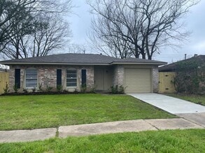 Building Photo - 4914 Fairgreen Ln