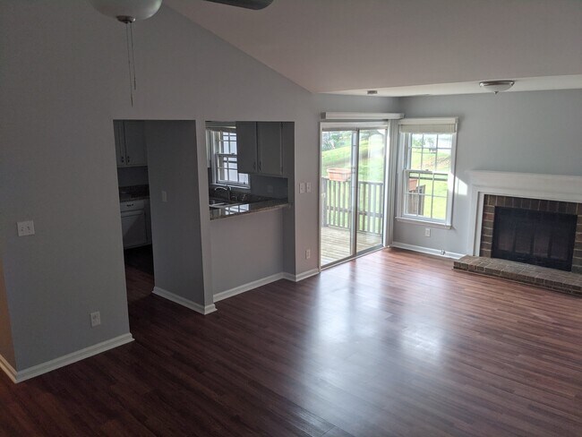 Foto del edificio - 3204 Selwyn Farms Ln
