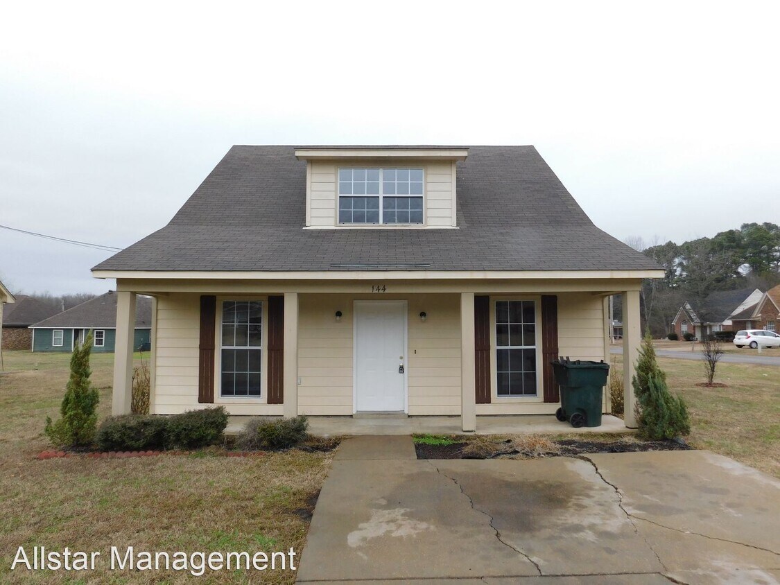Primary Photo - 3 br, 2 bath House - 144 Flower Circle