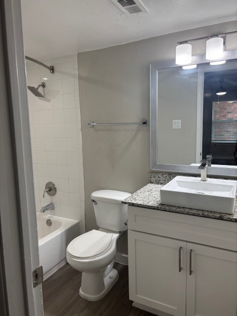 Foto del edificio - 2010 Estrada Pkwy