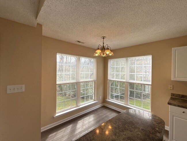 Building Photo - 507 Shafter Ct