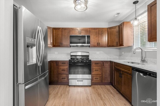 Foto del edificio - 1260 Oak Grove Ct