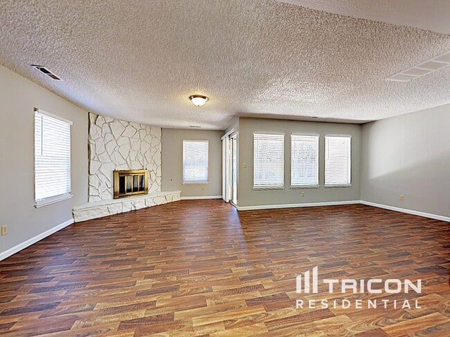 Building Photo - 2024 Bavil Dr