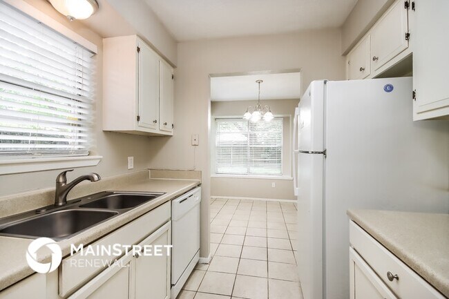 Foto del edificio - 23123 Newgate Dr
