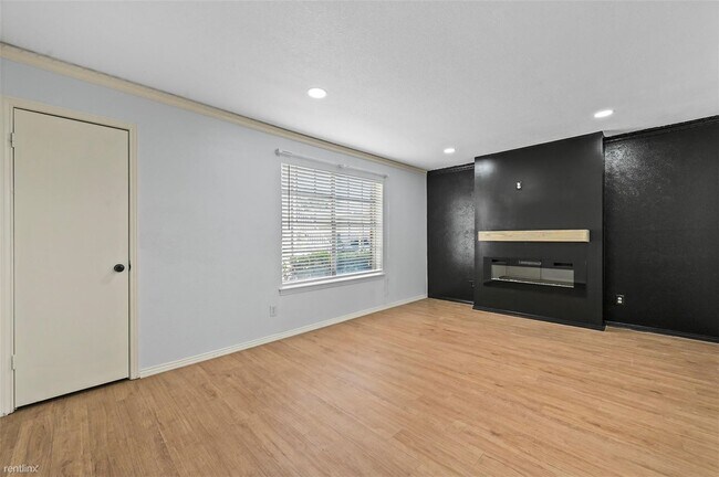 Building Photo - 2 br, 2 bath Condo - 5026 Matilda St Apt 117