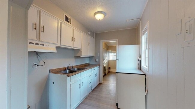 Building Photo - 4000 Margaret St