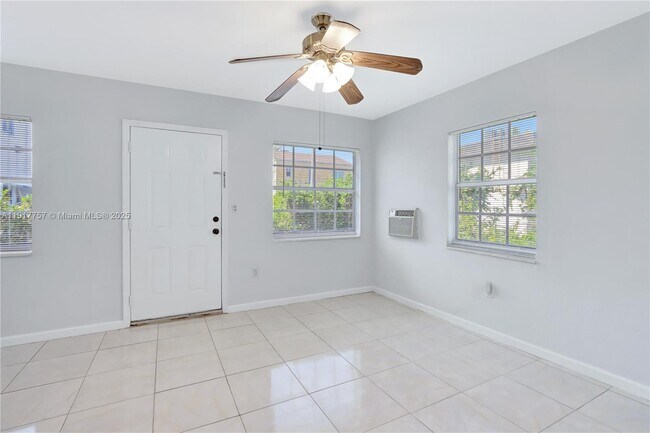 Foto del edificio - 1021 SW 3rd St