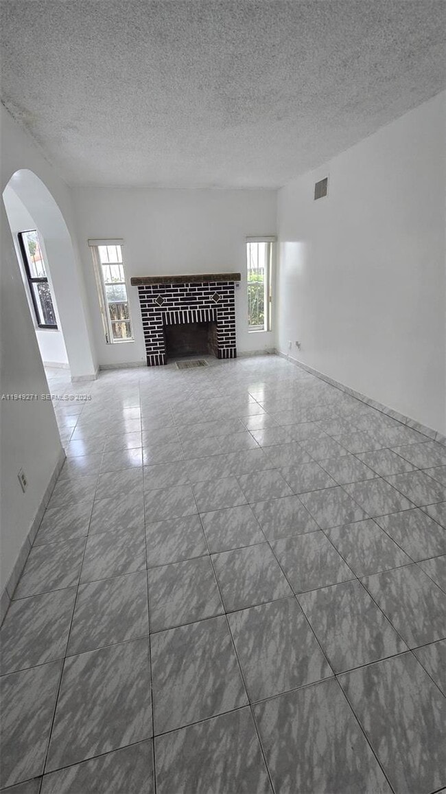 Foto del edificio - 2340 SW 11th St