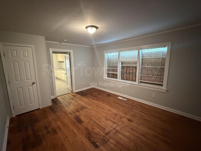 Foto del edificio - 1746 Eldridge Ave
