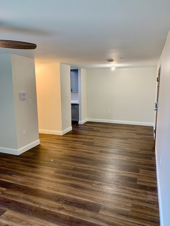 Dining Room - 201 Franklin Crossing Rd