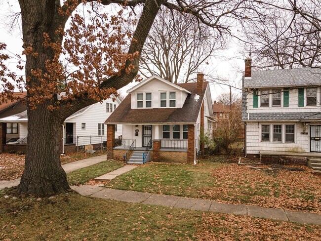 Building Photo - $1,300- Completely Renovated 3 Bedroom