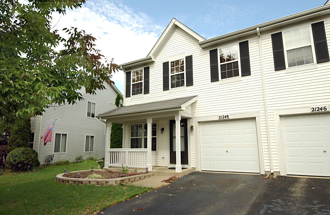 Foto principal - 21248 Edison Ln