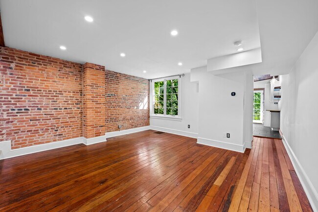 Foto del edificio - 1427 Bolton St