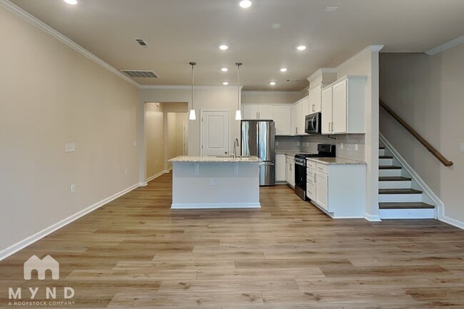 Building Photo - 845 Falls Grove Trl