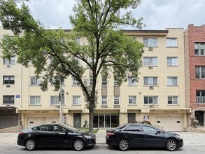 Building Photo - 520 W Aldine Ave