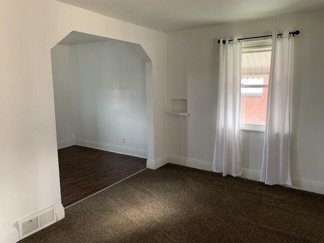 Foto del edificio - 827 Woodward St