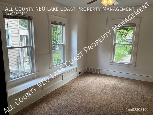 Foto del edificio - 1353 Cove Ave