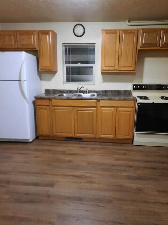 Building Photo - 1421 N Appleton St