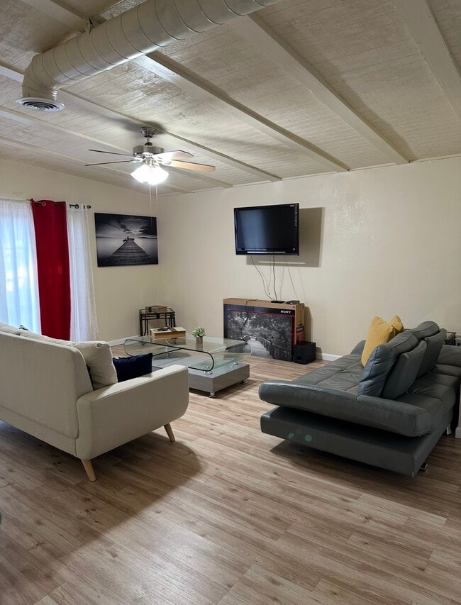 Building Photo - 16964 Millstone Dr