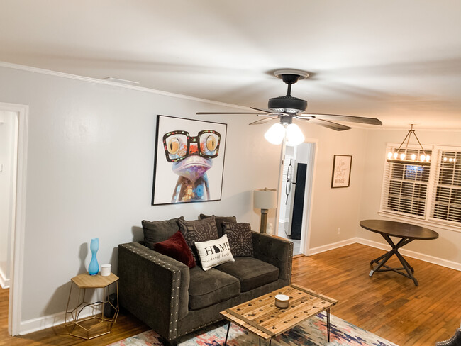 Foto del edificio - Fully Furnished 3 bedroom 2 bath