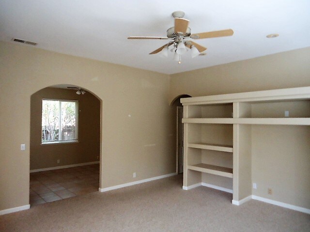 Building Photo - 2070 Chadwick Dr