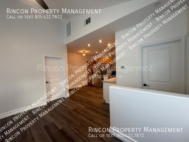 Foto del edificio - 2587 Warbler Ave