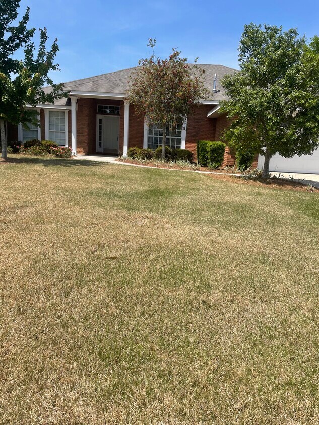 Foto principal - 809 Balboa Ave