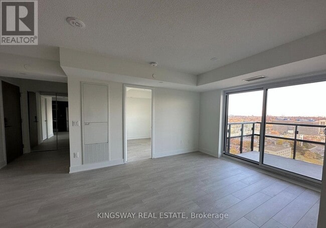 Building Photo - 10 Eva Rd