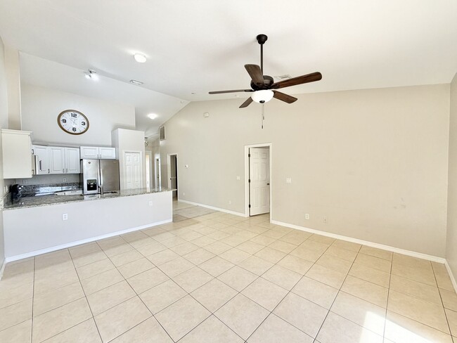 Foto del edificio - David Bock (5220 28th Pl SW)