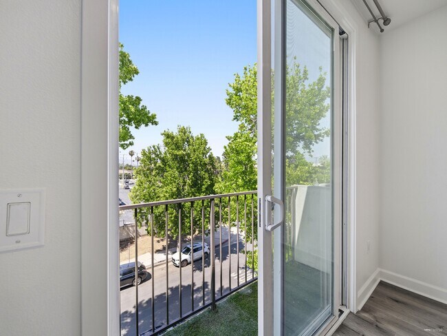 Foto del edificio - 14412 Killion St